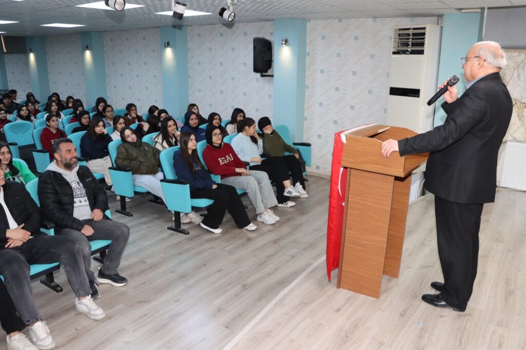 KARAKÖPRÜ’DE 2 BİN 750 ÖĞRENCİYE SEMİNER