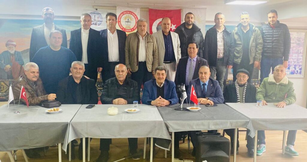 İzmir Siverekliler Derneği’nde Geniş Katılımlı Bayramlaşma Programı