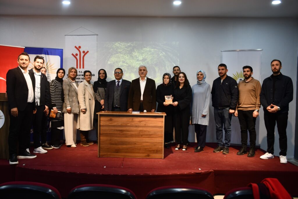 Siverek’te “Güçlü Kadın, Güçlü Toplum” Sempozyumu Düzenlendi